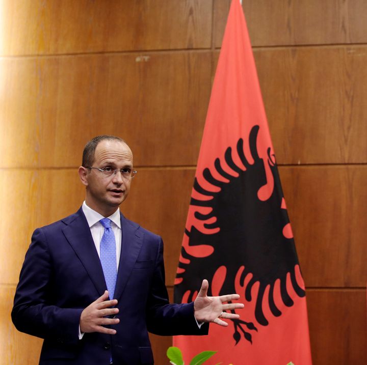 Ο αλβανός υπ.Εξωτερικών, Ντιτμίρ Μπουσάτι 