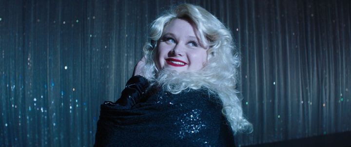 In “Dumplin’,” Macdonald shines as a former pageant queen’s daughter who signs up for her town’s pageant.