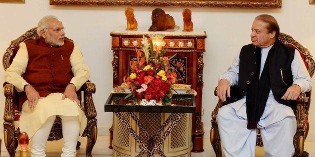 LAHORE, PAKISTAN - DECEMBER 25: Prime Minister of Pakistan Nawaz Sharif (R) meets with Indian Prime Minister Narendra Modi (L) in Lahore, Pakistan on December 25, 2015. (Photo by Pakistan Information Department/Anadolu Agency/Getty Images)