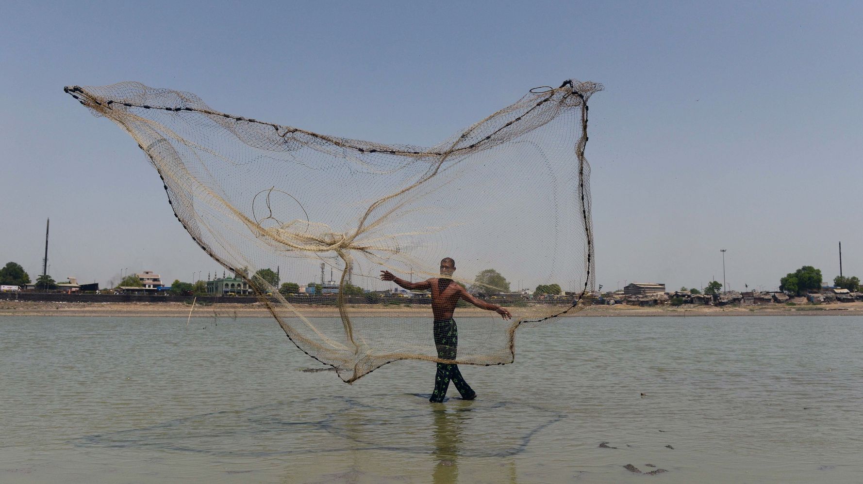 Pakistan Arrests Over 100 Indian Fishermen Off Gujarat Coast | HuffPost ...