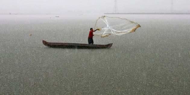 Pakistan Arrests 30 Indian Fishermen Off Gujarat Coast Huffpost