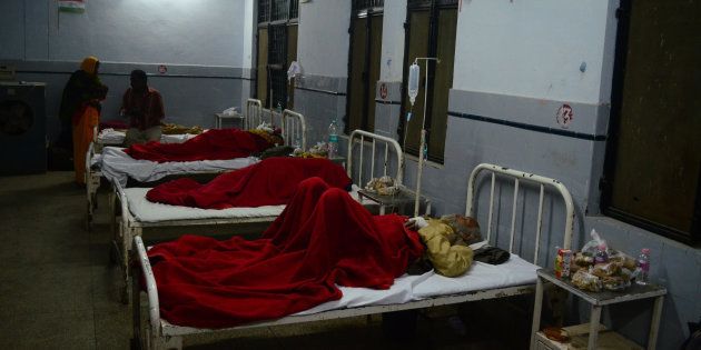 Victims of Indore-Patna Express train accident admitted in district hospital, some 60 kms from Kanpur, on November 20, 2016.