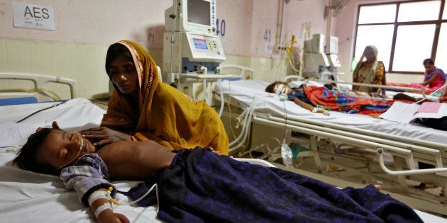 Children are seen in the Intensive care unit in the Baba Raghav Das hospital in Gorakhpur district, India August 13, 2017. REUTERS/Cathal McNaughton