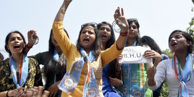 Activists of NSUI protest against the Centre and the UP Government against the brutal lathicharge in BHU campus. (Photo by Sonu Mehta/Hindustan Times via Getty Images)
