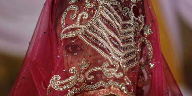 Muslim Instant Divorce Law Divides India Huffpost News 