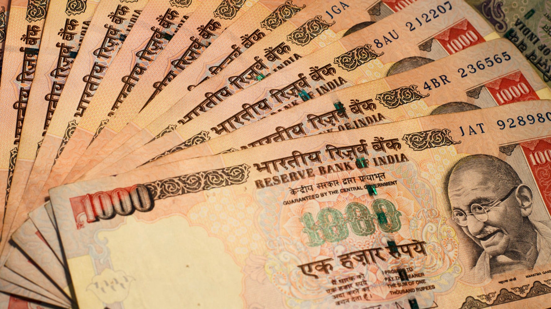 Income Tax Department Seizes 10 Crores 6 Kg Gold Jewellery In Chennai