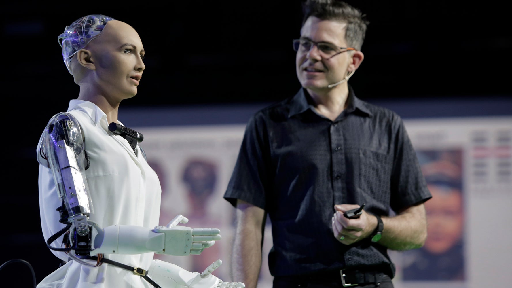 A HumanLike Robot Just Received Citizenship In Saudi Arabia HuffPost