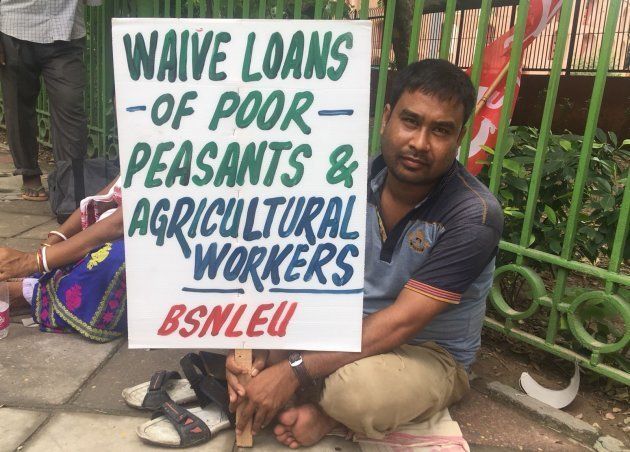 Vishnu Rai, a mid-day meal worker from Assam, protesting in the Kisan-Mazdoor Sangharsh Rally.