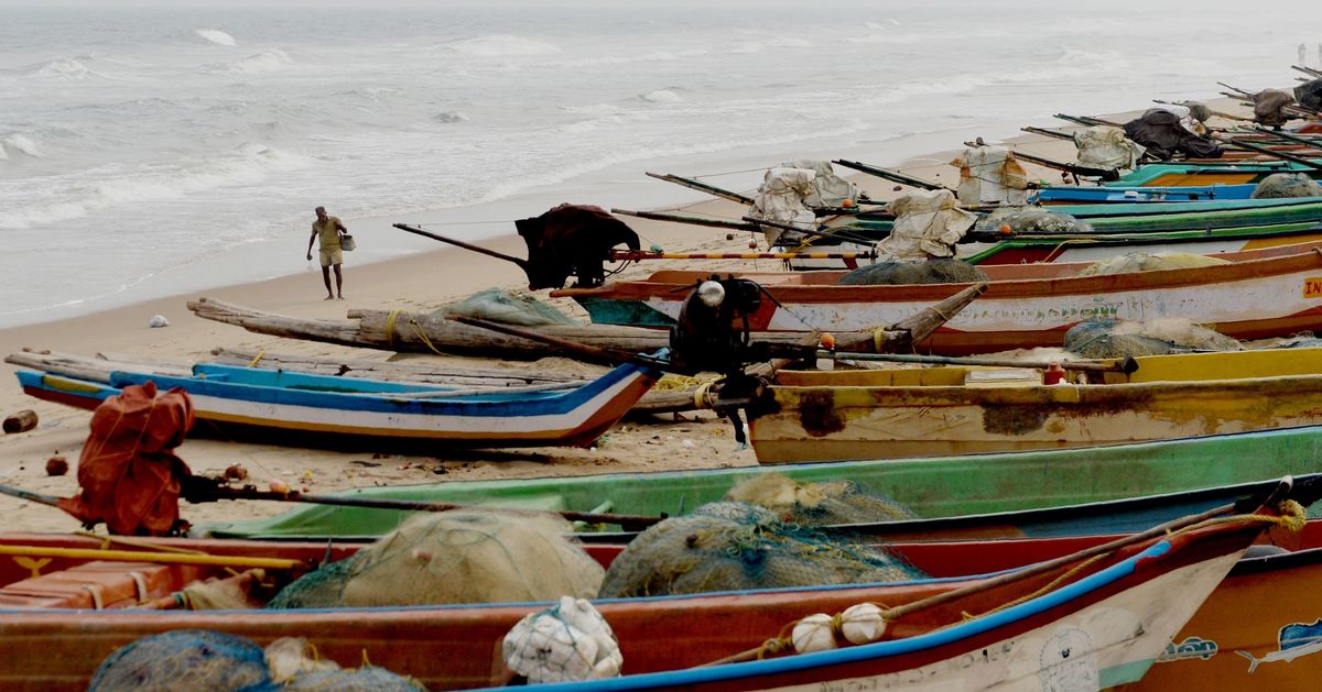 Cyclone Gaja Highlights: Navy Put On Alert, Storm To Make ...