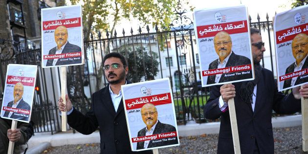 People protest against the killing of journalist Jamal Khashoggi in Turkey outside the Saudi Arabian Embassy in London, Britain, October 26 2018. REUTERS/Simon Dawson
