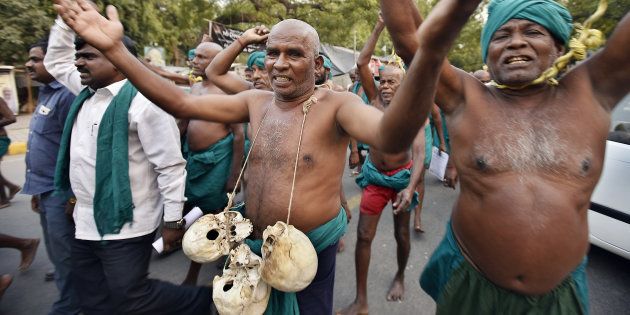 Farmers from Tamil Nadu protest with skulls at Jantar Mantar in 2017.
