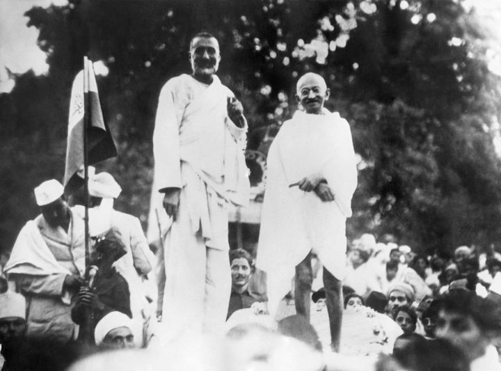 Khan Abdul Ghaffar Khan with Mohandas Karamchand Gandhi (R)