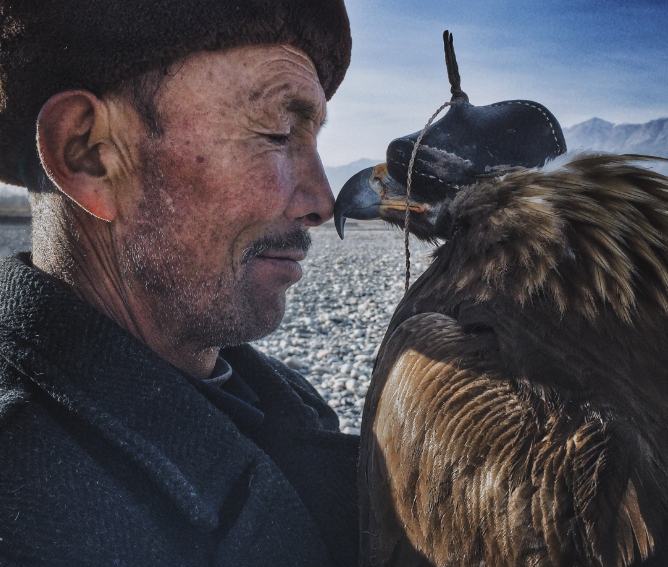 Siyuan Niu Xinjiang, China Grand Prize Winner, Photographer of the Year