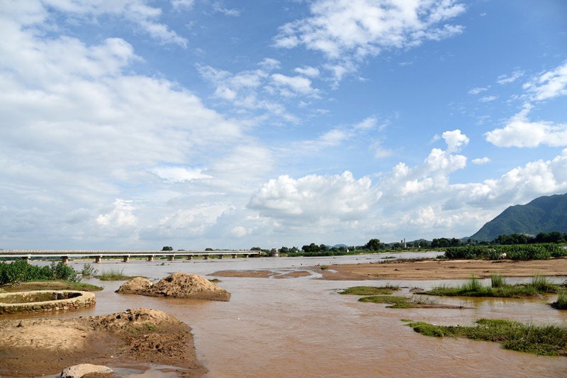 You have to cross the Sakri river to reach the little hamlet called Modidih, in the Satgawan Block of Jharkhand. This village is mostly populated by Muslim and Scheduled Caste families.