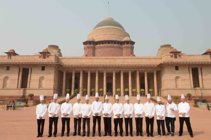 Montu Saini with other members of hte Club des Chefs des Chefs at the Rashtrapati Bhavan.