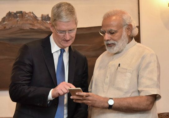 Narendra Modi with Apple CEO Tim Cook