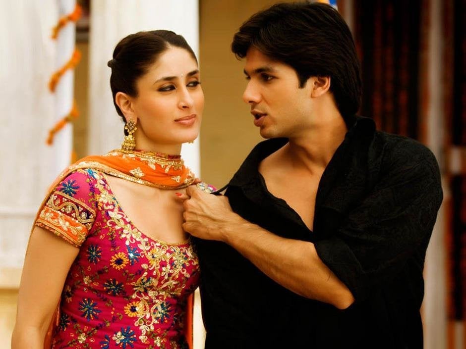 Kareena Kapoor and Shahid Kapoor in a still from 'Jab We Met'