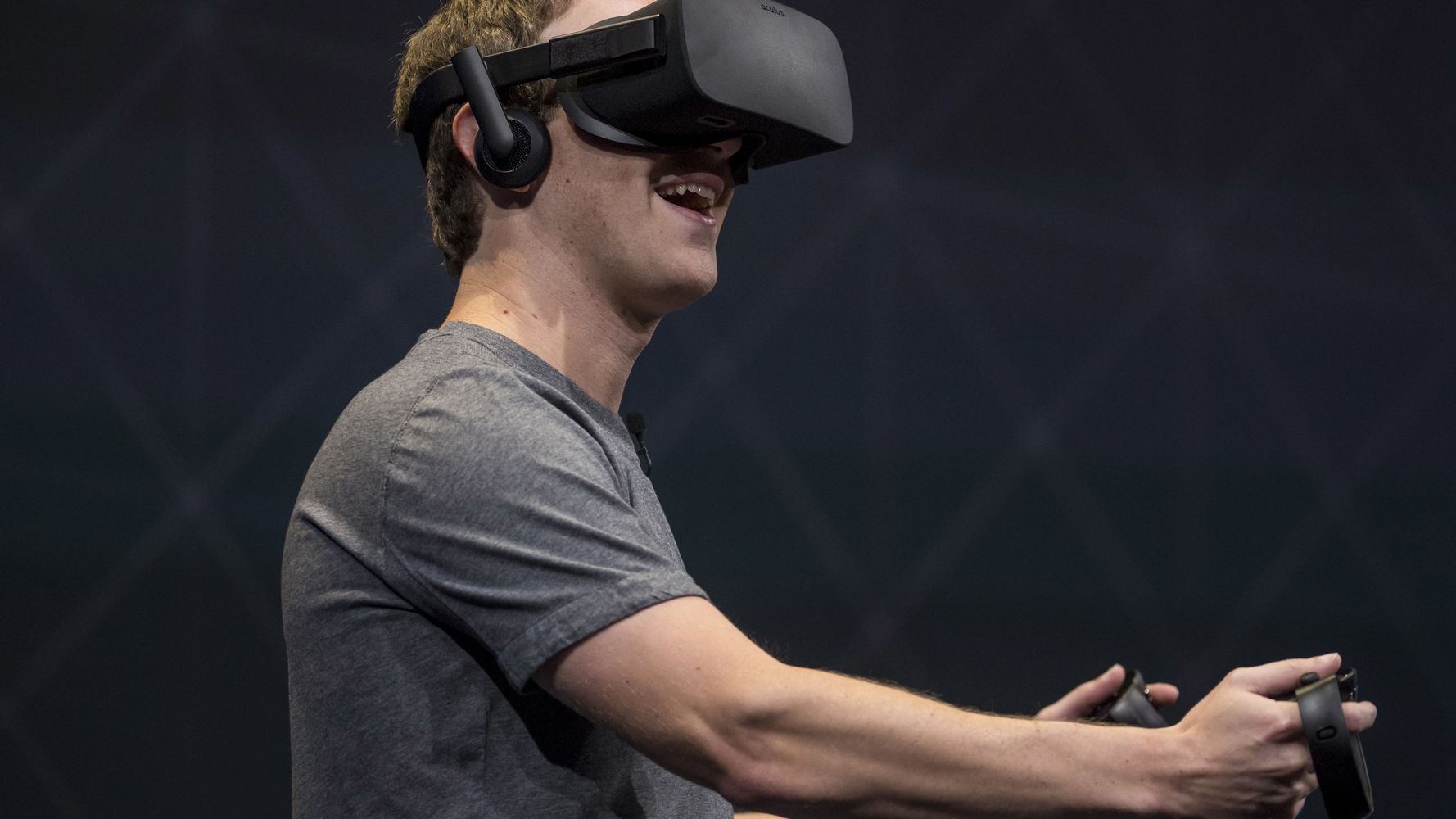 Facebook Is Testing A Vr Headset That Doesnt Need Pc Connection Unlike