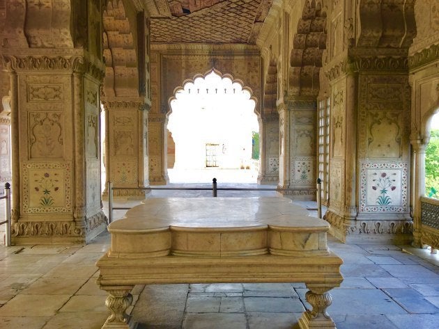 The beautiful rectangular pavilion, made of marble from top to bottom, had no rival anywhere on earth.