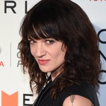 Αζια Αρτζέντο: Περφόρμανς με εσώρουχα, τατουάζ και γόβα