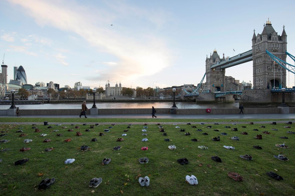 Another 247 pairs were organised for London's Pottersfield Park in the United Kingdom.