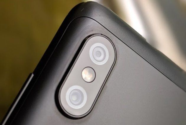 The rear dual-camera setup on the Redmi Note 6 Pro.