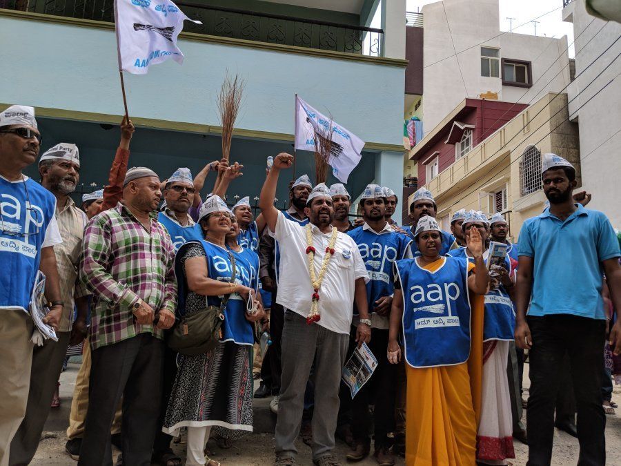 Prithvi Reddy with AAP volunteers during a campaign rally in HBR layout in Bengaluru, Karnataka, on May 3, 2018.