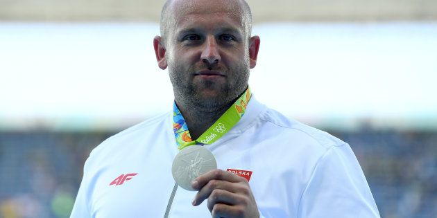 Poland's Piotr Malachowski took second in the Rio Olympics discus, but made a winning move by auctioning his silver medal to raise money for a 3-year-old cancer patient.