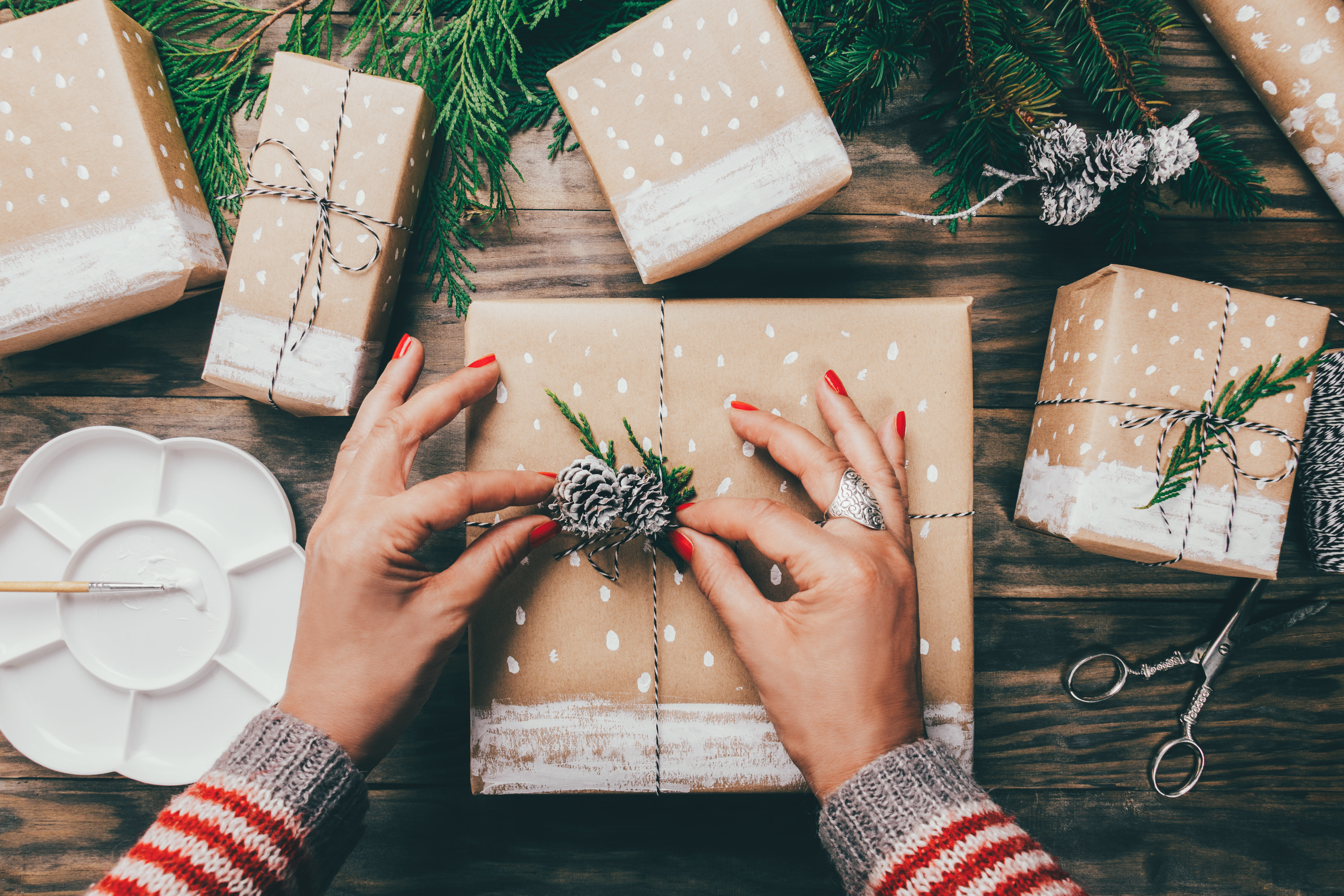 Ordering Christmas Gifts Online Stock Photos and Images - 123RF
