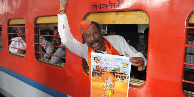 MUMBAI, INDIA NOVEMBER 22: Hundreds of Shiv Sainiks boarded the special train leaving to Ayodhya from Thane station to join Shiv Sena chief Uddhav Thackeray on his journey to the Ram Mandir in Ayodhya, on November 22, 2018 in Mumbai, India. (Photo by Praful Gangurde/Hindustan Times via Getty Images)