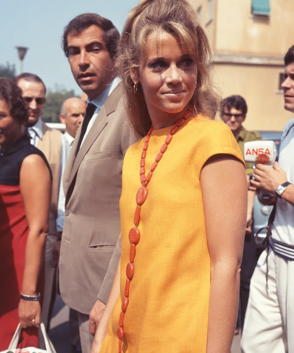 Vintage Jane Fonda Photos Of The Star S Incredible Style Huffpost Life