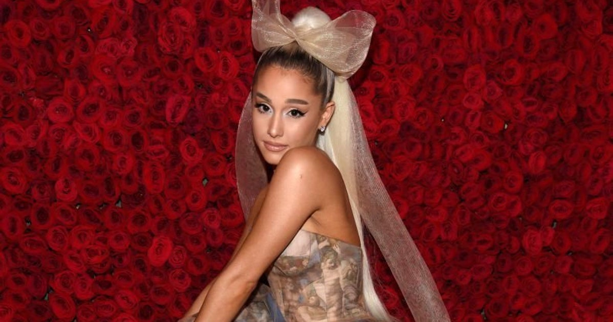 Ariana Grande's Upside-Down Christmas Tree Is The Perfect ...