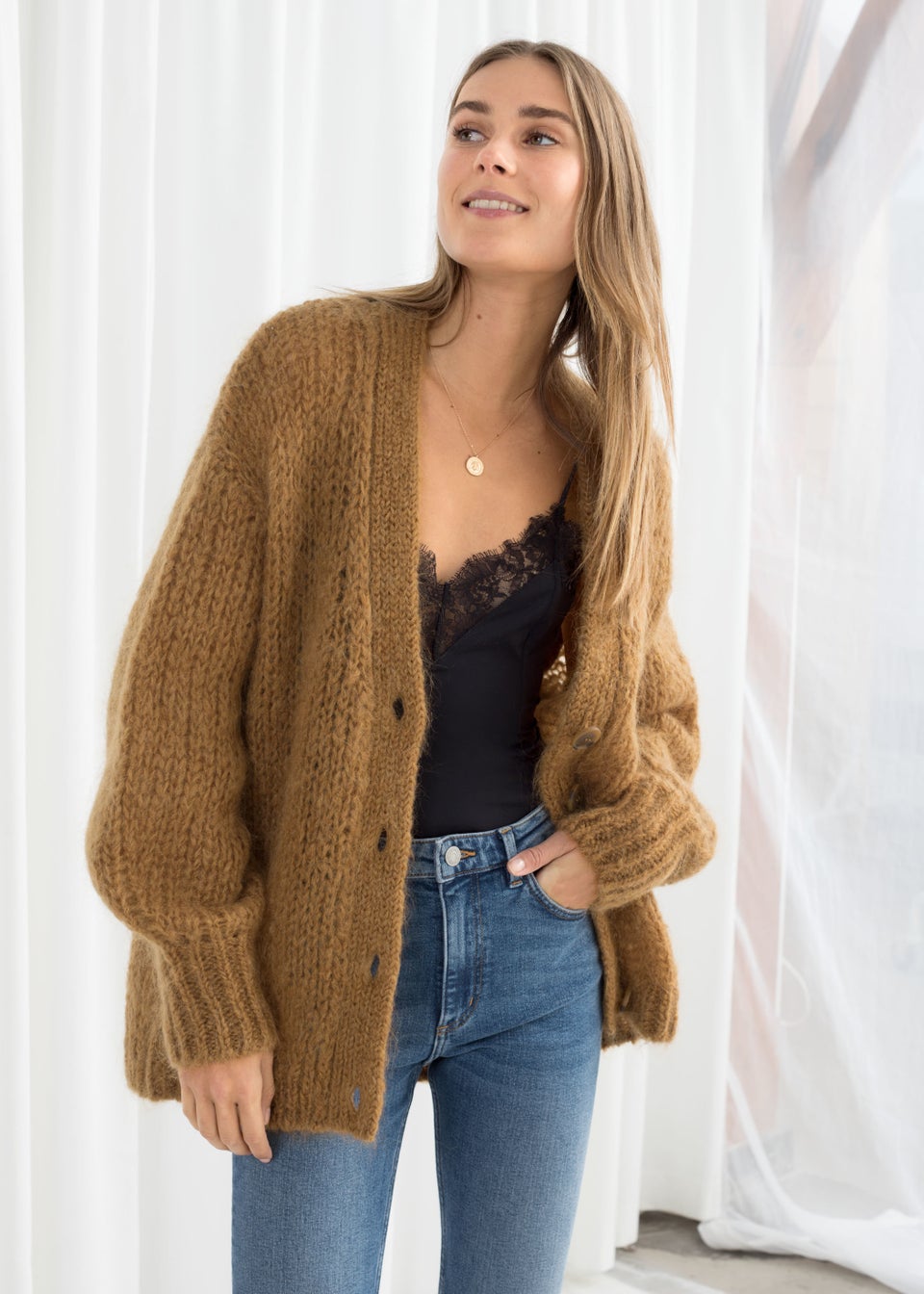 CHUNKY KNIT SWEATER: How to Style this Fall Staple - Atlantic-Pacific