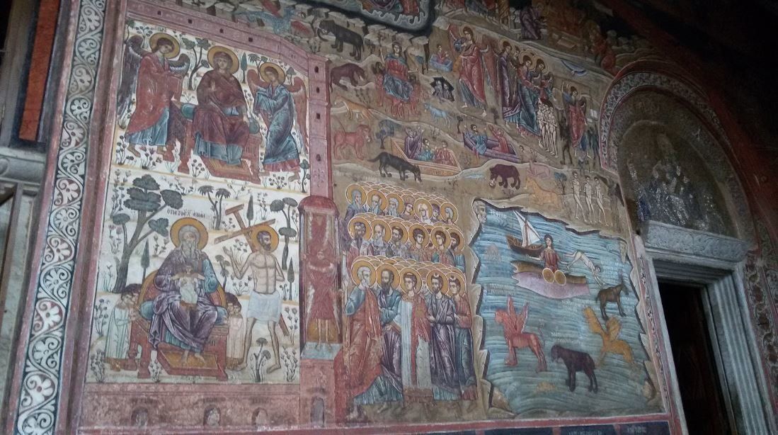 Η εντυπωσιακή τοιχογραφία / αγιογραφία του εξωνάρθηκα της Μονής Βατοπεδίου, με τις εκπληκτικές διαστάσεις (περίπου 4 μέτρα πλάτος x 4 μέτρα ύψος) και της ιδιαιτερότητας της Βυζαντινής αυτής ζωγραφικής έξω από τα στενά όρια των καδραρισμένων μορφών που έχουμε συνηθίσει.