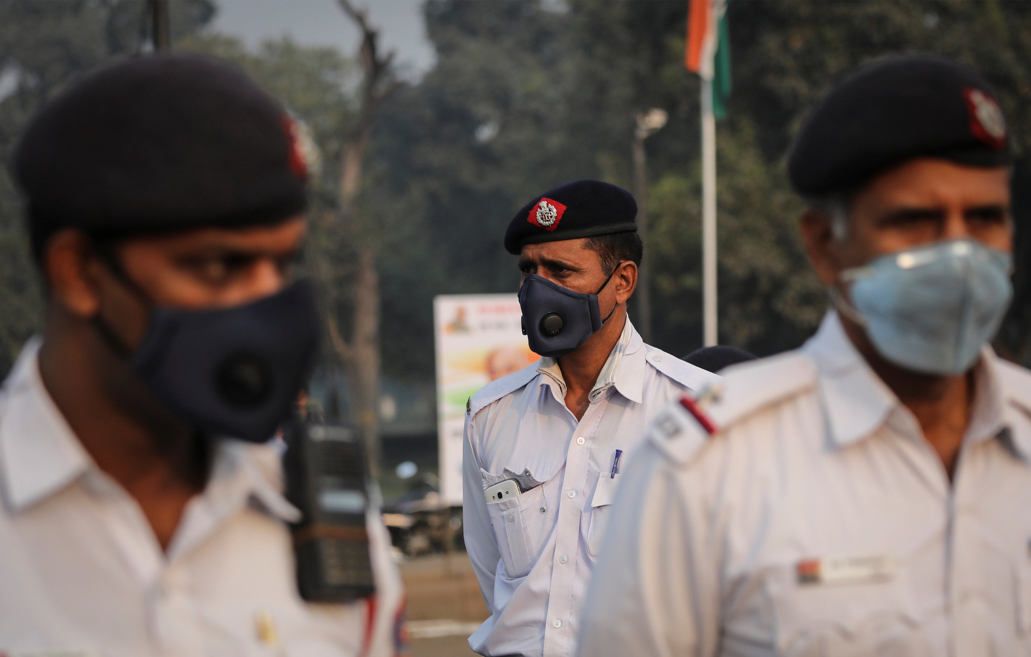 New Delhi faces risky air pollution level