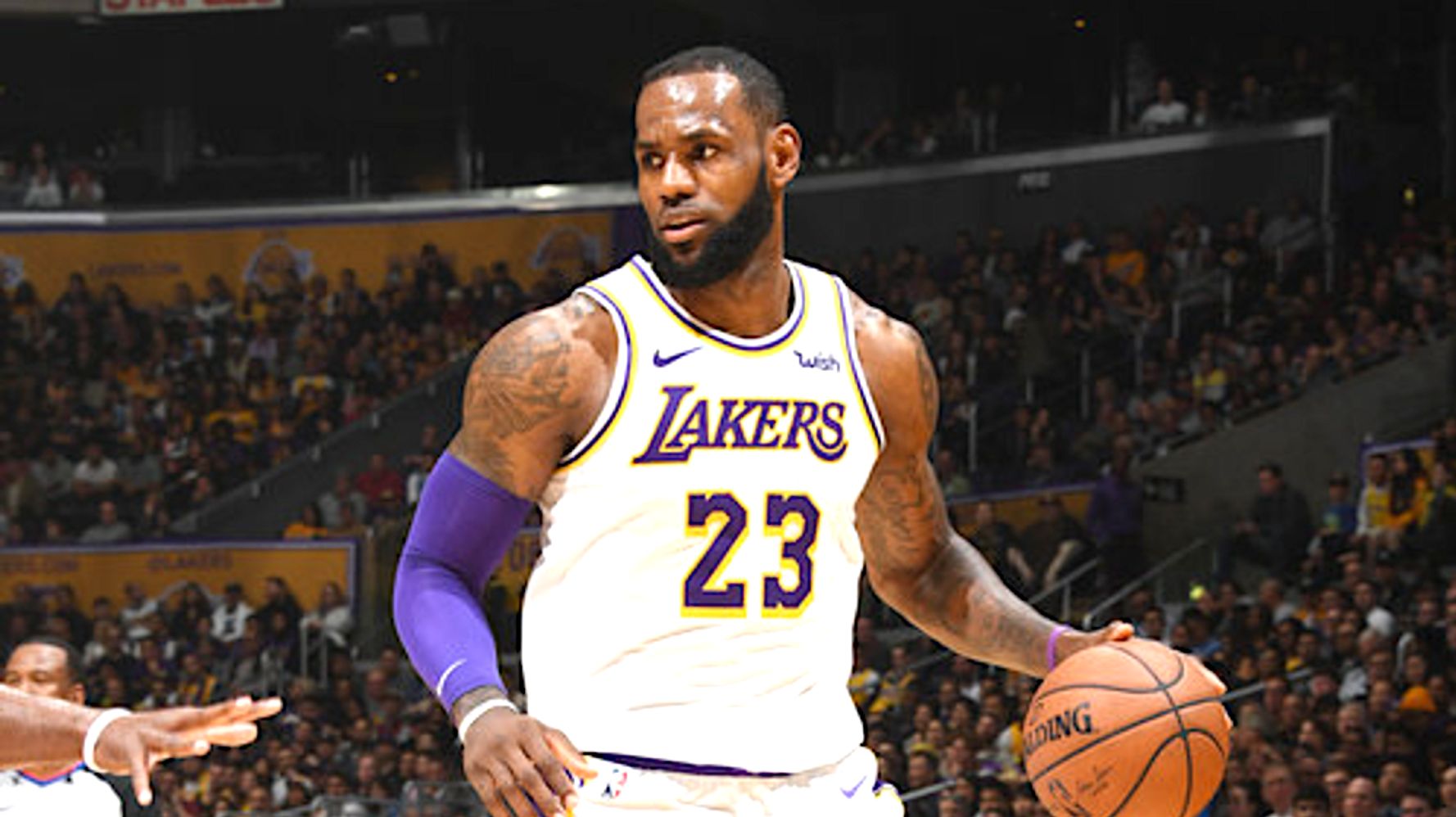 LeBron James Apologizes For 'Jewish Money' Instagram Post | HuffPost