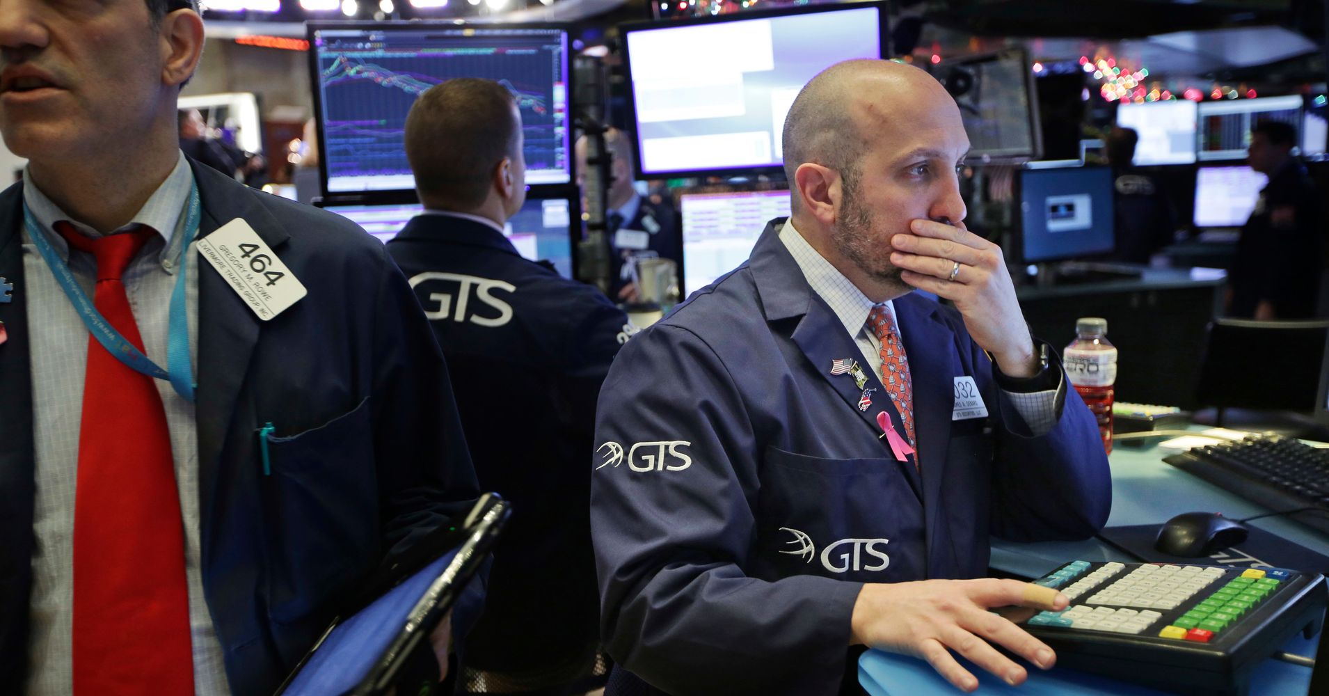 U.S. Stocks Fall Sharply Ahead Of Christmas Holiday HuffPost