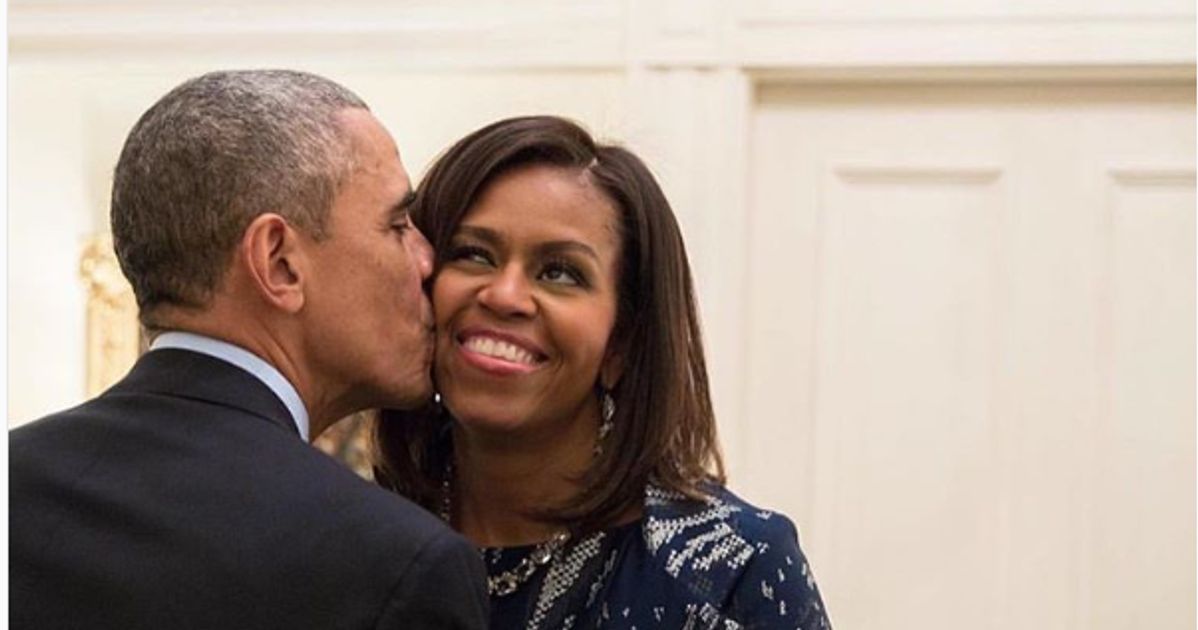 Barack Obama Sends Out Christmas Greetings With Sweet Pic Of Michelle 