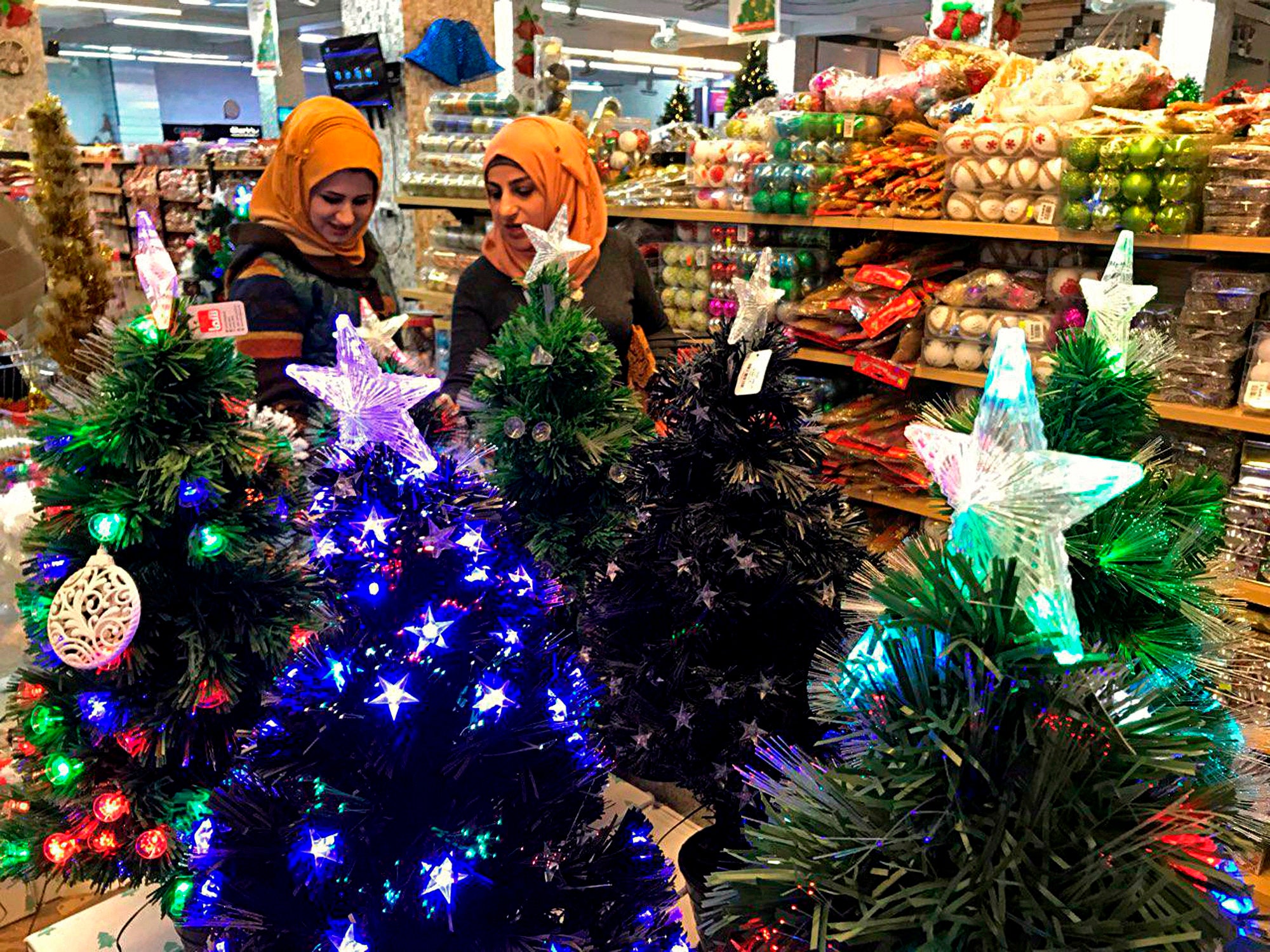 Christians in Nairobi throng churches to celebrate birth of Jesus Christ