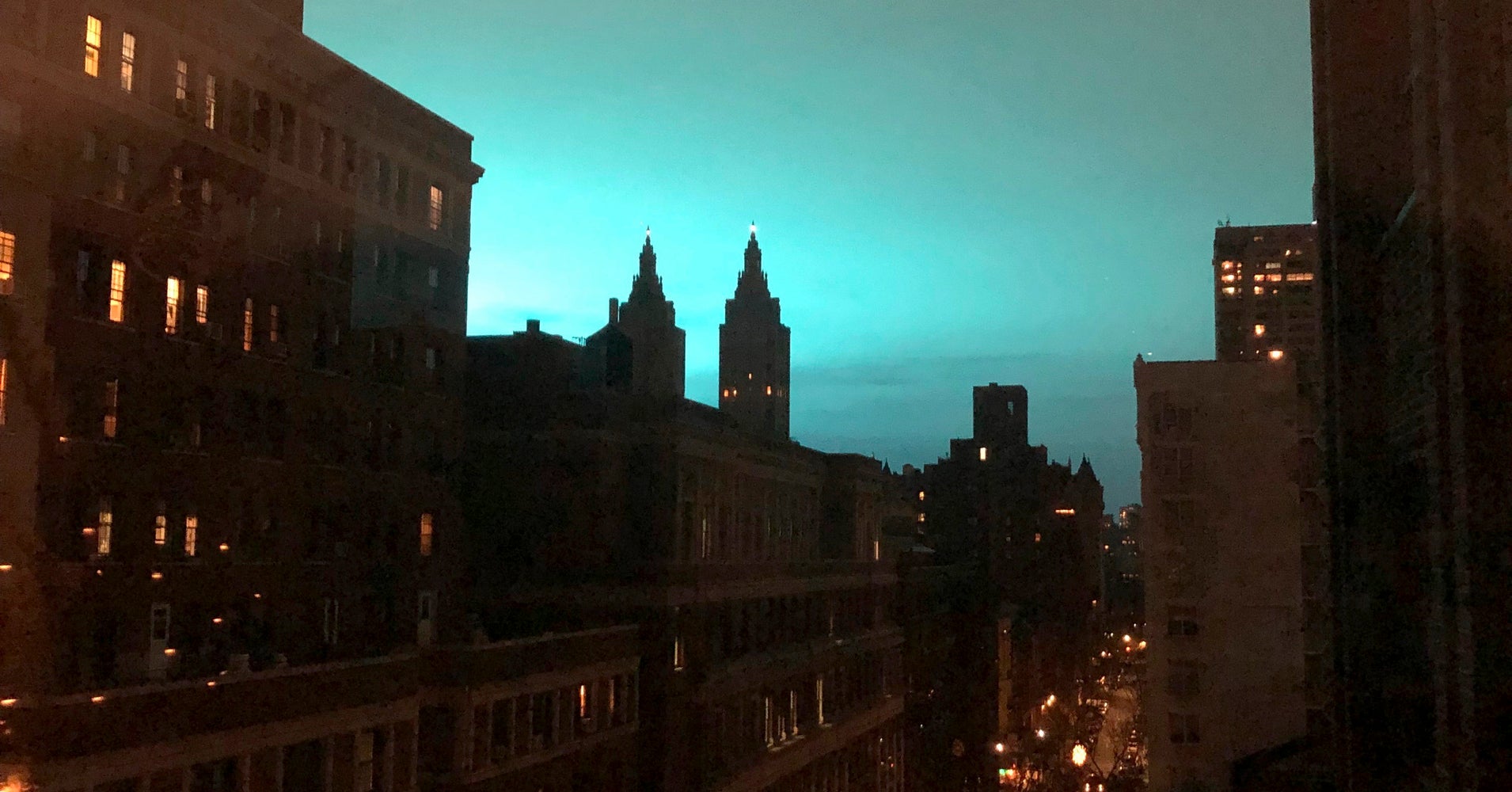 Blue Light Illuminates Sky In Queens As Electrical Arc Rocks Con Edison blue-light-illuminates-sky-in-queens-as-electrical-arc-rocks-con-edison