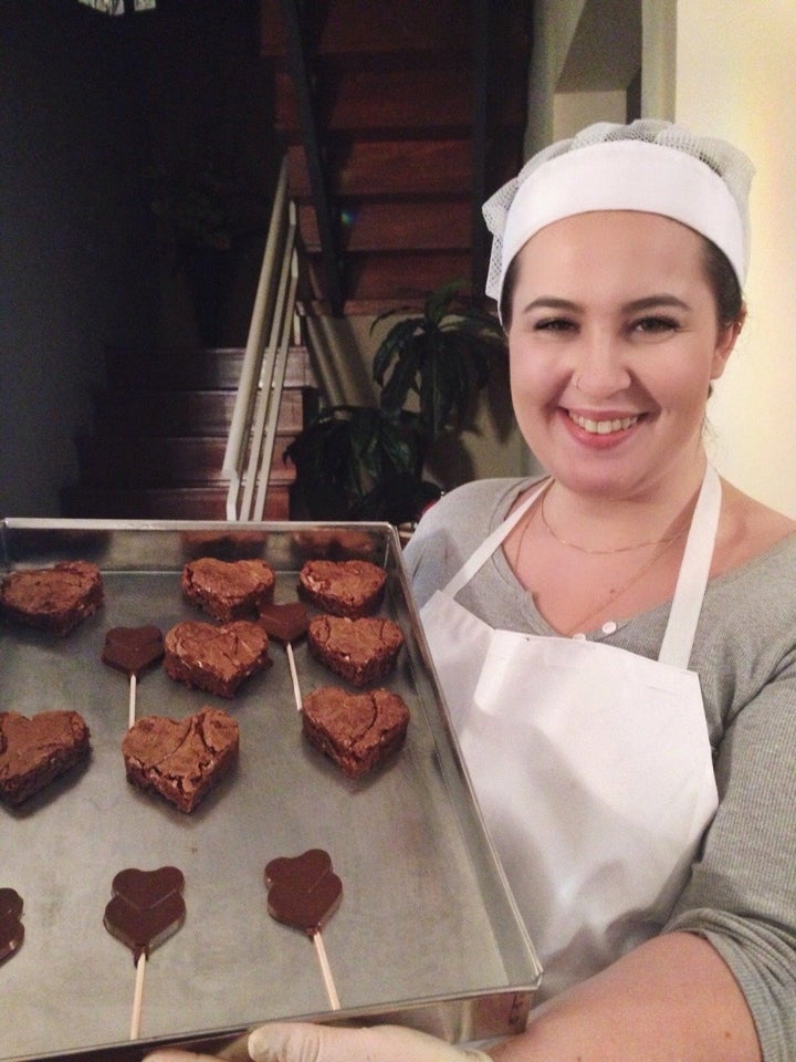 Gabriele Mello decidiu intensificar a produção de ovos de Páscoa e doces para pagar sua faculdade.