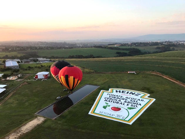 Kraft Heinz instalou um rótulo gigante em Boituva para evento realizado no último sábado (5).