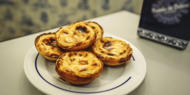 Em qualquer padaria, confeitaria, restaurantes ou bares, é possível encontrar o doce mais famoso do país (e o meu favorito).