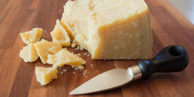 Algumas excelências da gastronomia italiana podem acabar na mira da OMS, como o queijo Parmigiano Reggiano, o presunto cru e o azeite extravirgem.