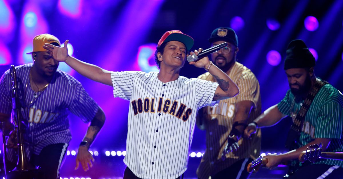 Bruno Mars chega ao Brasil com ingressos esgotados HuffPost Brasil