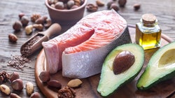 Pobre em carboidratos, rica em gorduras: Em que consiste a dieta dos