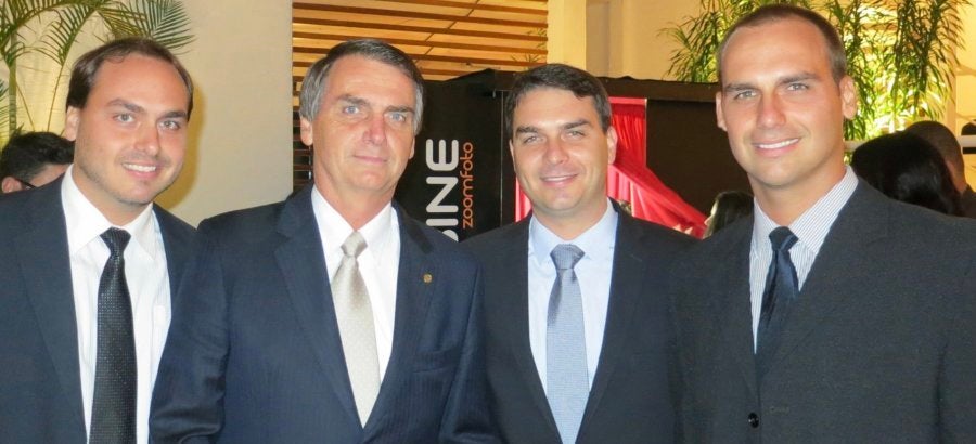 Resultado de imagem para Familia Bolsonaro