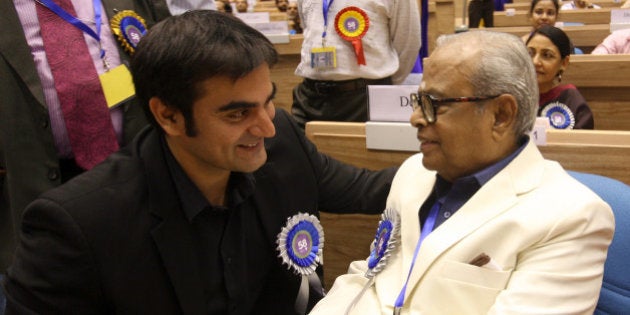 NEW DELHI, INDIA - SEPTEMBER 09: Dadasaheb Phalke Award winner K Balachander with actor Arbaz Khan during the 58th National Film Awards Function in New Delhi on Friday. (Photo by Shekhar Yadav/India Today Group/Getty Images)