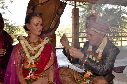 Meet The Five Russian Couples Who Tied The Knot Vedic Style Huffpost News