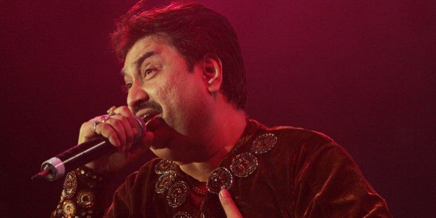Kumar Sanu performs at the Bollywood Music Awards in Atlantic City, N.J. on Saturday, Nov. 4, 2006. (AP Photo/Tim Larsen)